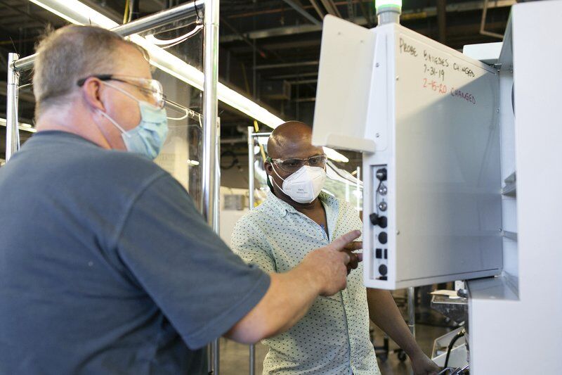 Advanced Manufacturing student learns CNC programming at CNC mill