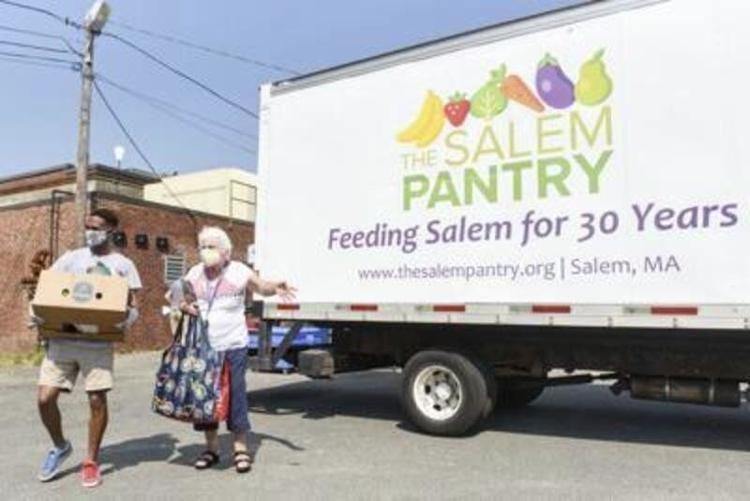 Food pantry collecting goods